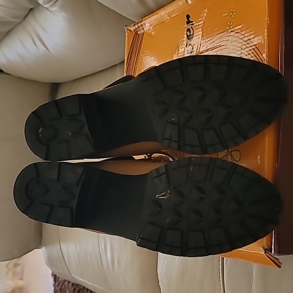 Like new boots - Picture 3 of 5